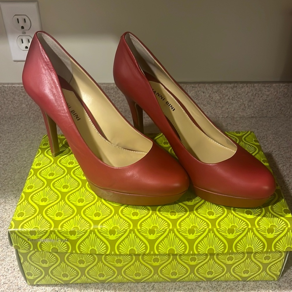Gianni Bini heels size 8.5